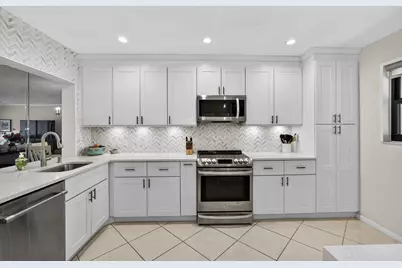 12871 Briarlake Drive #203, Palm Beach Gardens, FL 33418 - Photo 4