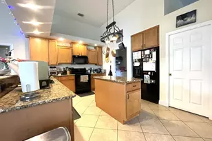 301 SW Buzby Ct, Port Saint Lucie, FL 34953 - Photo 6