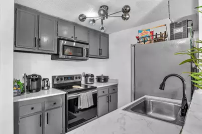 1423 Meadows Circle W, Boynton Beach, FL 33436 - Photo 10