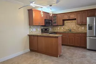 257 Lake Arbor Dr, Palm Springs, FL 33461 - Photo 4