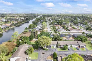 107 Conaskonk Cir, Royal Palm Beach, FL 33411 - Photo 2