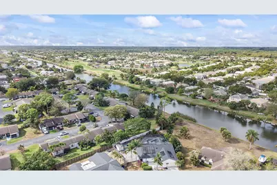 107 Conaskonk Circle, Royal Palm Beach, FL 33411 - Photo 10