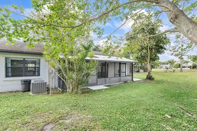 107 Conaskonk Circle, Royal Palm Beach, FL 33411 - Photo 16