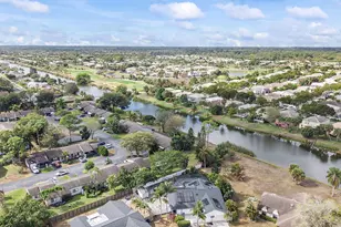 107 Conaskonk Cir, Royal Palm Beach, FL 33411 - Photo 10