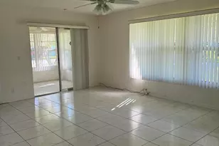 211 Country Ln E, Boynton Beach, FL 33435 - Photo 10