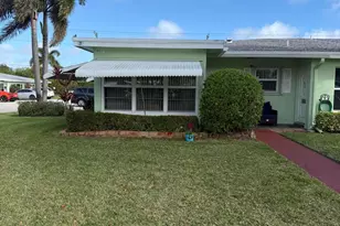 211 Country Ln E, Boynton Beach, FL 33435 - Photo 1