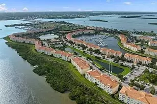 26 Harbour Isle Dr W, Fort Pierce, FL 34949 - Photo 2