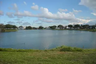 358 Chatham R, West Palm Beach, FL 33417 - Photo 2