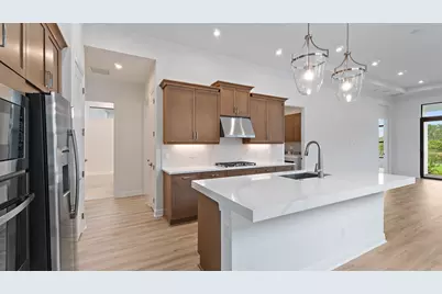 203 SE Via Sangro, Port Saint Lucie, FL 34952 - Photo 4