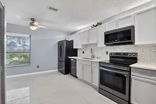 9364 Sable Ridge Cir, Boca Raton, FL 33428 - Photo 2