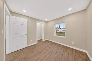 712 SE Bayou Ave, Stuart, FL 34994 - Photo 10