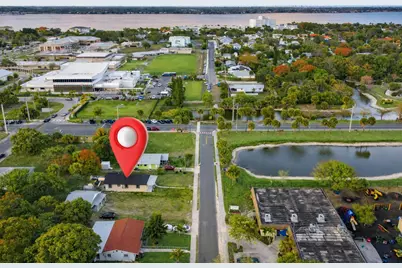 712 SE Bayou Avenue, Stuart, FL 34994 - Photo 18