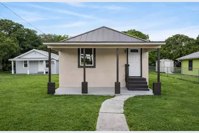 712 SE Bayou Avenue, Stuart, FL 34994 - Photo 2