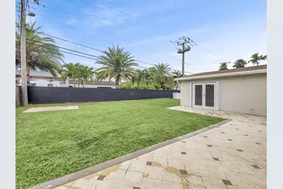 21020 Highland Lakes Boulevard, Miami, FL 33179 - Photo 18