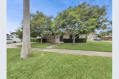 21020 Highland Lakes Boulevard, Miami, FL 33179 - Photo 2