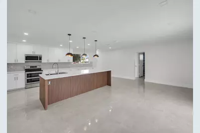 21020 Highland Lakes Boulevard, Miami, FL 33179 - Photo 10