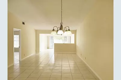 4345 Lucerne Villas Lane, Lake Worth, FL 33467 - Photo 6