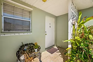 113 Lakes End Dr, Fort Pierce, FL 34982 - Photo 2