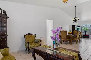 1370 SE Navajo Ln, Port Saint Lucie, FL 34983 - Photo 6