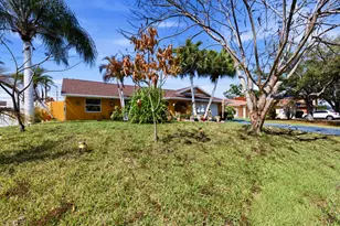 1370 SE Navajo Ln, Port Saint Lucie, FL 34983 - Photo 2