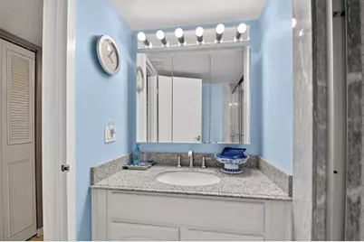 3524 Via Poinciana #303, Lake Worth, FL 33467 - Photo 16