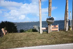 11 Pleasant View Dr, Jensen Beach, FL 34957 - Photo 24