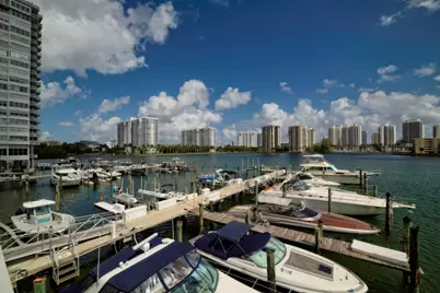 18081 Biscayne Boulevard #403, Aventura, FL 33160 - Photo 6