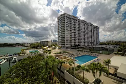 18081 Biscayne Boulevard #403, Aventura, FL 33160 - Photo 8