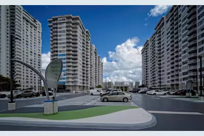 18081 Biscayne Boulevard #403, Aventura, FL 33160 - Photo 12