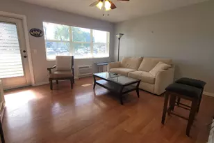 148 Cambridge G, West Palm Beach, FL 33417 - Photo 4