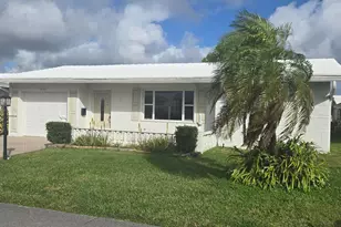 1605 SW 14th Ave, Boynton Beach, FL 33426 - Photo 2