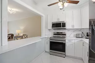 721 Lori Dr, Palm Springs, FL 33461 - Photo 8