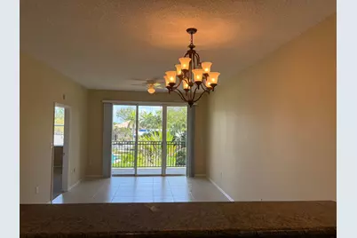 27 Royal Palm Way #304, Boca Raton, FL 33432 - Photo 4