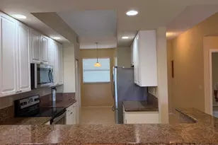 27 Royal Palm Way, Boca Raton, FL 33432 - Photo 2