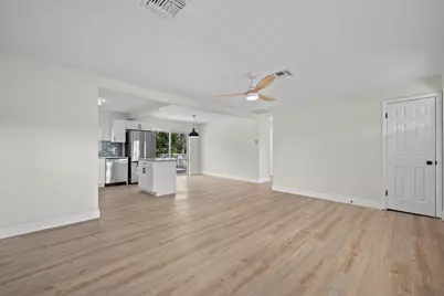 2585 Lorraine Court, North Palm Beach, FL 33403 - Photo 4