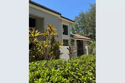 364 Prestwick Circle #4, Palm Beach Gardens, FL 33418 - Photo 2