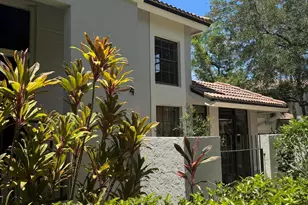 364 Prestwick Cir, Palm Beach Gardens, FL 33418 - Photo 2