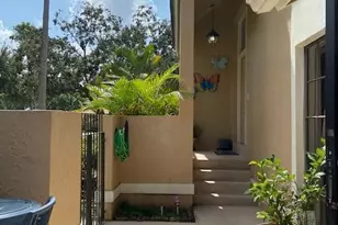 364 Prestwick Cir, Palm Beach Gardens, FL 33418 - Photo 4