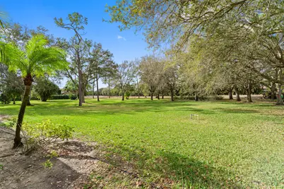 9425 Dundee Drive, Lake Worth, FL 33467 - Photo 10