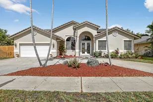 10265 SW 12th St, Pembroke Pines, FL 33025 - Photo 1