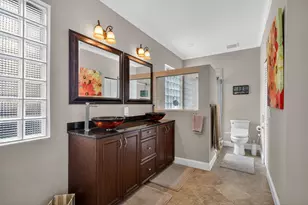 10265 SW 12th St, Pembroke Pines, FL 33025 - Photo 8