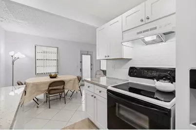 3028 Guildford B #B, Boca Raton, FL 33434 - Photo 4