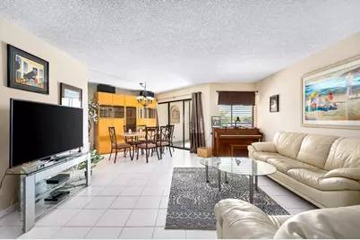 5751 Camino Del Sol #403, Boca Raton, FL 33433 - Photo 4