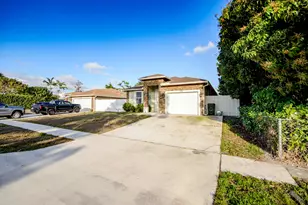 128 Broward Ave, Greenacres, FL 33463 - Photo 4