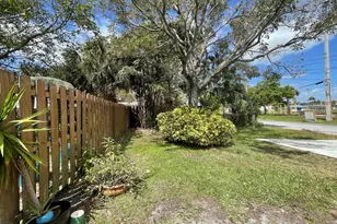 701 SE 4th St, Boynton Beach, FL 33435 - Photo 10