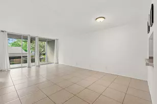 9340 Lagoon Pl, Davie, FL 33324 - Photo 10