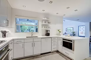 717 NE 1st Ct, Delray Beach, FL 33483 - Photo 14