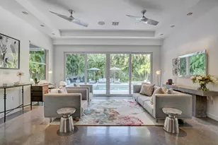 717 NE 1st Ct, Delray Beach, FL 33483 - Photo 1