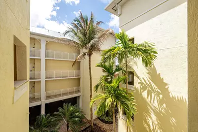 975 NW Flagler Avenue #302, Stuart, FL 34994 - Photo 8