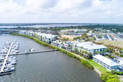 975 NW Flagler Avenue #302, Stuart, FL 34994 - Photo 4